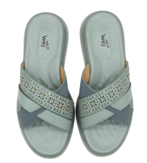 Fawn Women Criss Cross Slippers