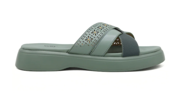 Fawn Women Criss Cross Slippers